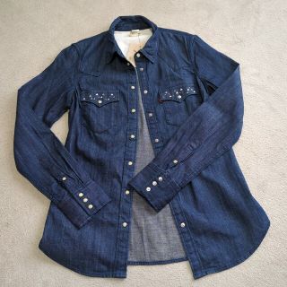 リーバイス(Levi's)の【新品】リーバイス デニム シャツ スタッズ(シャツ/ブラウス(半袖/袖なし))