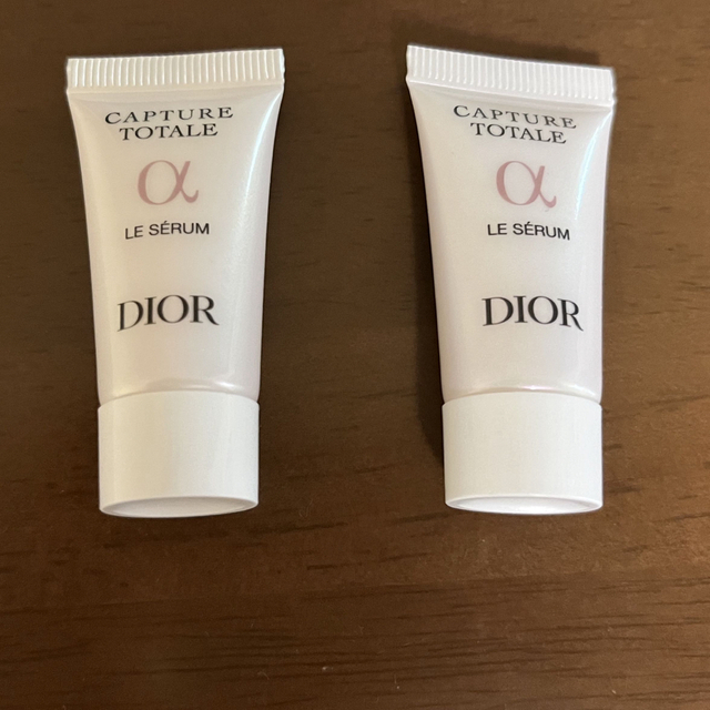 Dior(ディオール)のDior カプチュール トータル セラム サンプル  コスメ/美容のスキンケア/基礎化粧品(美容液)の商品写真