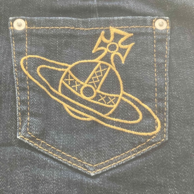 vivienne westwood】ヴィヴィアンデニムスカート(刺繍ゴールド) vivienne westwood】ヴィヴィアンデニムスカート(刺繍ゴールド)