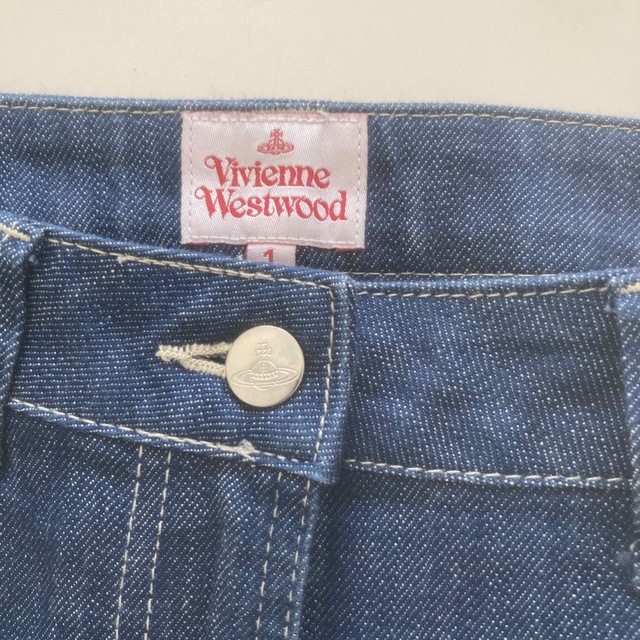 Vivienne Westwood(ヴィヴィアンウエストウッド)の【vivienne westwood】ヴィヴィアンデニムスカート（刺繍ホワイト） レディースのスカート(ミニスカート)の商品写真