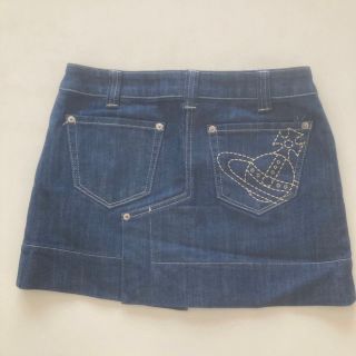 ヴィヴィアンウエストウッド(Vivienne Westwood)の【vivienne westwood】ヴィヴィアンデニムスカート（刺繍ホワイト）(ミニスカート)