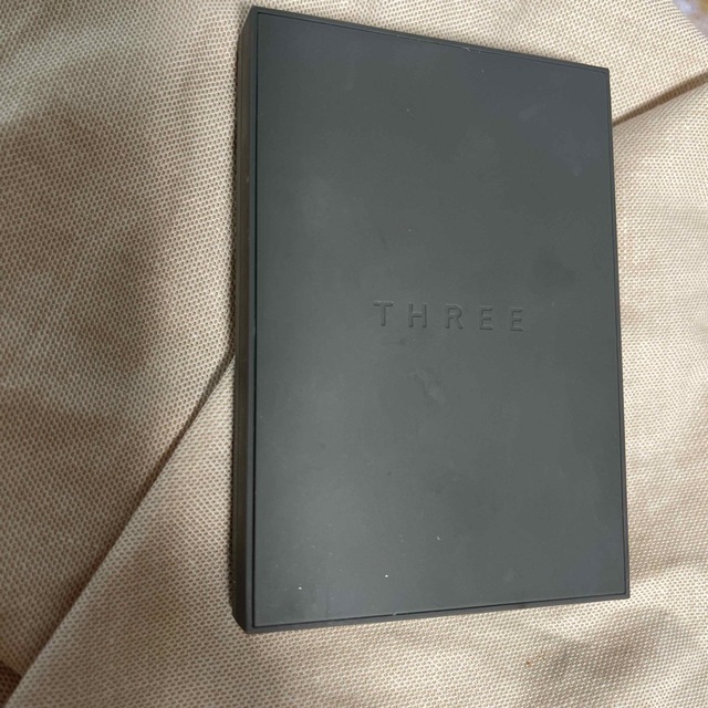 THREE(スリー)のTHREE ディメンショナルビジョンアイパレットX03 コスメ/美容のベースメイク/化粧品(アイシャドウ)の商品写真