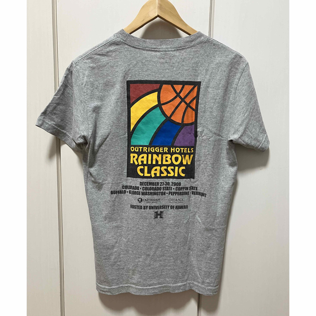 ハワイ大学 バスケットボール Tシャツ Rainbow Classic 2008 メンズのトップス(Tシャツ/カットソー(半袖/袖なし))の商品写真