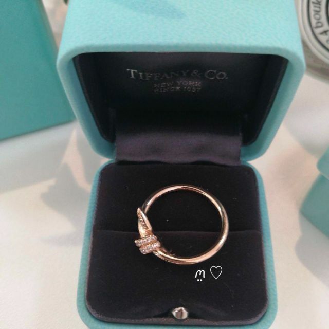 Tiffany & Co.(ティファニー)のティファニー　ノットダイヤモンドリング　K18ローズゴールド　11〜12号現行品 レディースのアクセサリー(リング(指輪))の商品写真