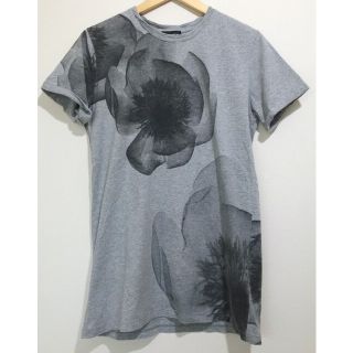 クリスヴァンアッシュ(KRIS VAN ASSCHE)のKRIS VAN ASSCHE （クリスヴァンアッシュ）フラワープリント　Tシャツ【中古】【007】(Tシャツ/カットソー(半袖/袖なし))