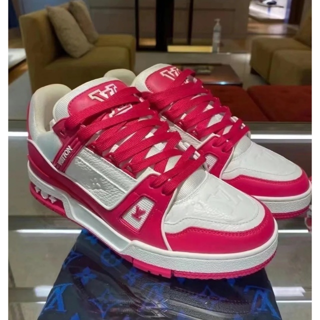 LV trainer pink 女性 ヴィトントレイナースニーカー  フューシャ