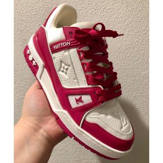 ルイヴィトン(LOUIS VUITTON)のLV trainer 女性 ルイヴィトン　トレイナースニーカー  フューシャ(スニーカー)