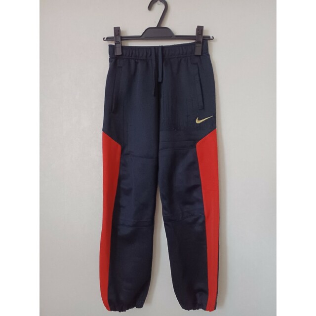 NIKE(ナイキ)の子供服 ジャージズボン 140cm NIKE キッズ/ベビー/マタニティのキッズ服男の子用(90cm~)(その他)の商品写真