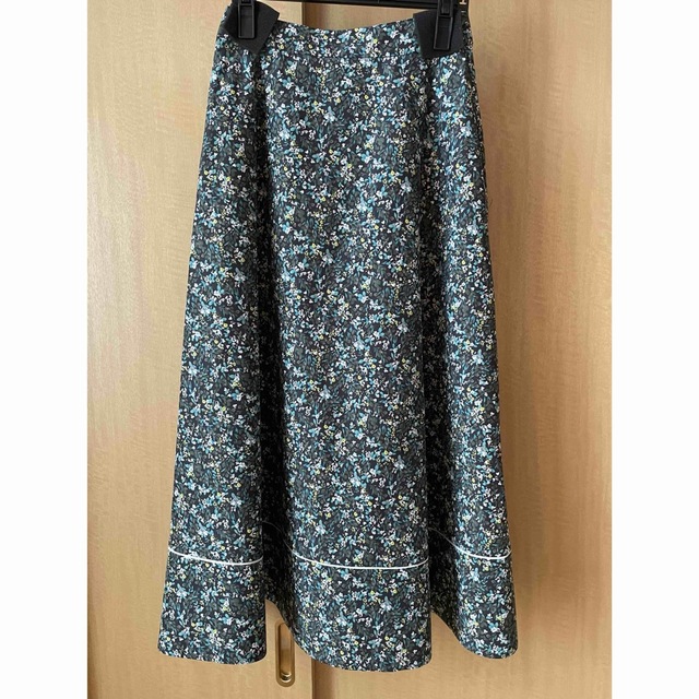 LE CIEL BLEU(ルシェルブルー)の押切もえ着用　ルシェルブルー　花柄ブラウス　スカート レディースのスカート(ロングスカート)の商品写真