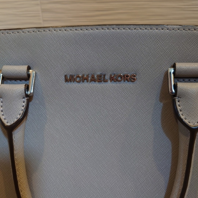 Michael Kors(マイケルコース)のMICHAEL KORS マイケルコース ショルダーバッグ グレー レディースのバッグ(ショルダーバッグ)の商品写真