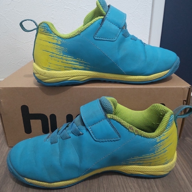 hummel(ヒュンメル)の19.0 hummel プリアモーレ VI VTF Jr. キッズ/ベビー/マタニティのキッズ靴/シューズ(15cm~)(スニーカー)の商品写真