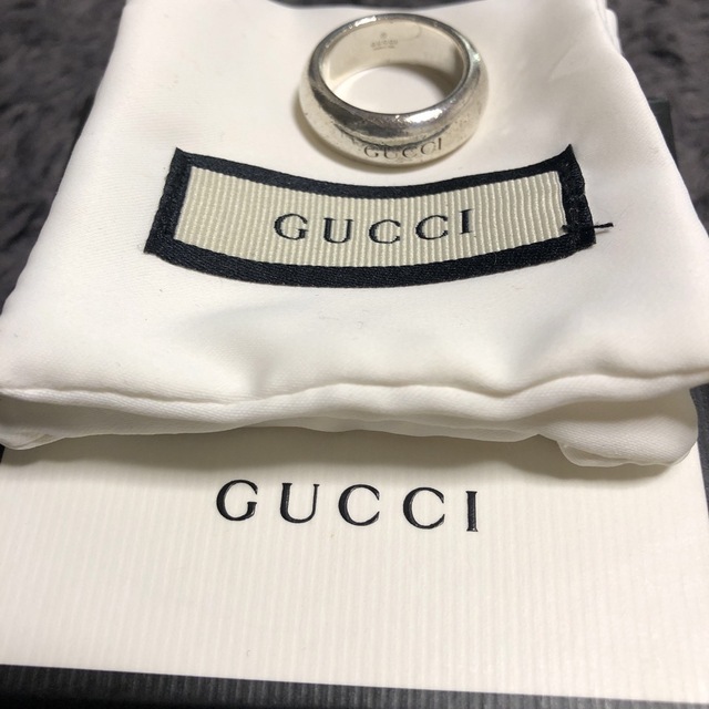 ☆GUCCI☆グッチロゴシンプルリング | フリマアプリ ラクマ
