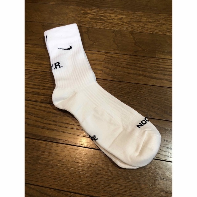 Drake(ドレイク)のNike NOCTA NRG SNKR Crew Socks ドレイク 靴下 メンズのレッグウェア(ソックス)の商品写真