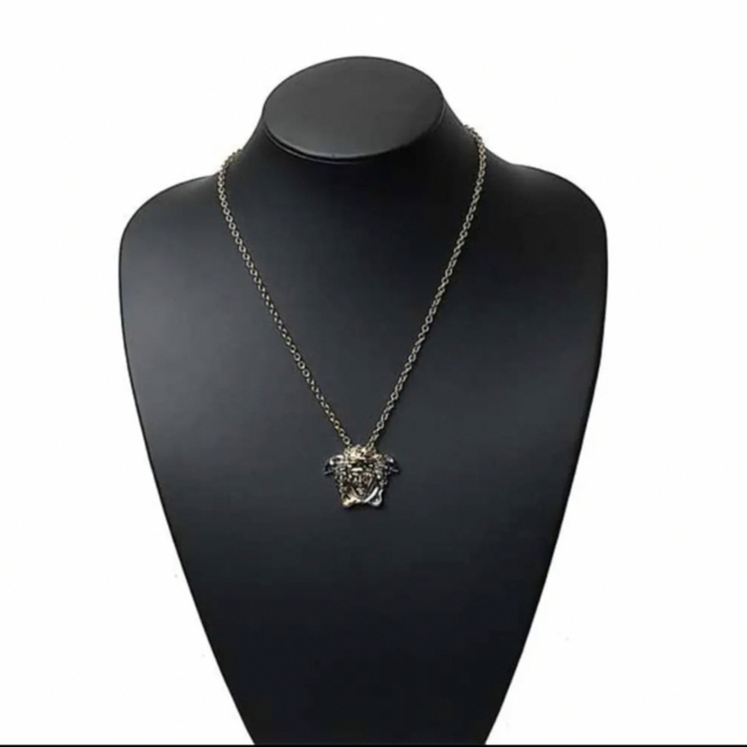 VERSACE - VERSACEメデューサネックレスの通販 by らくま's shop