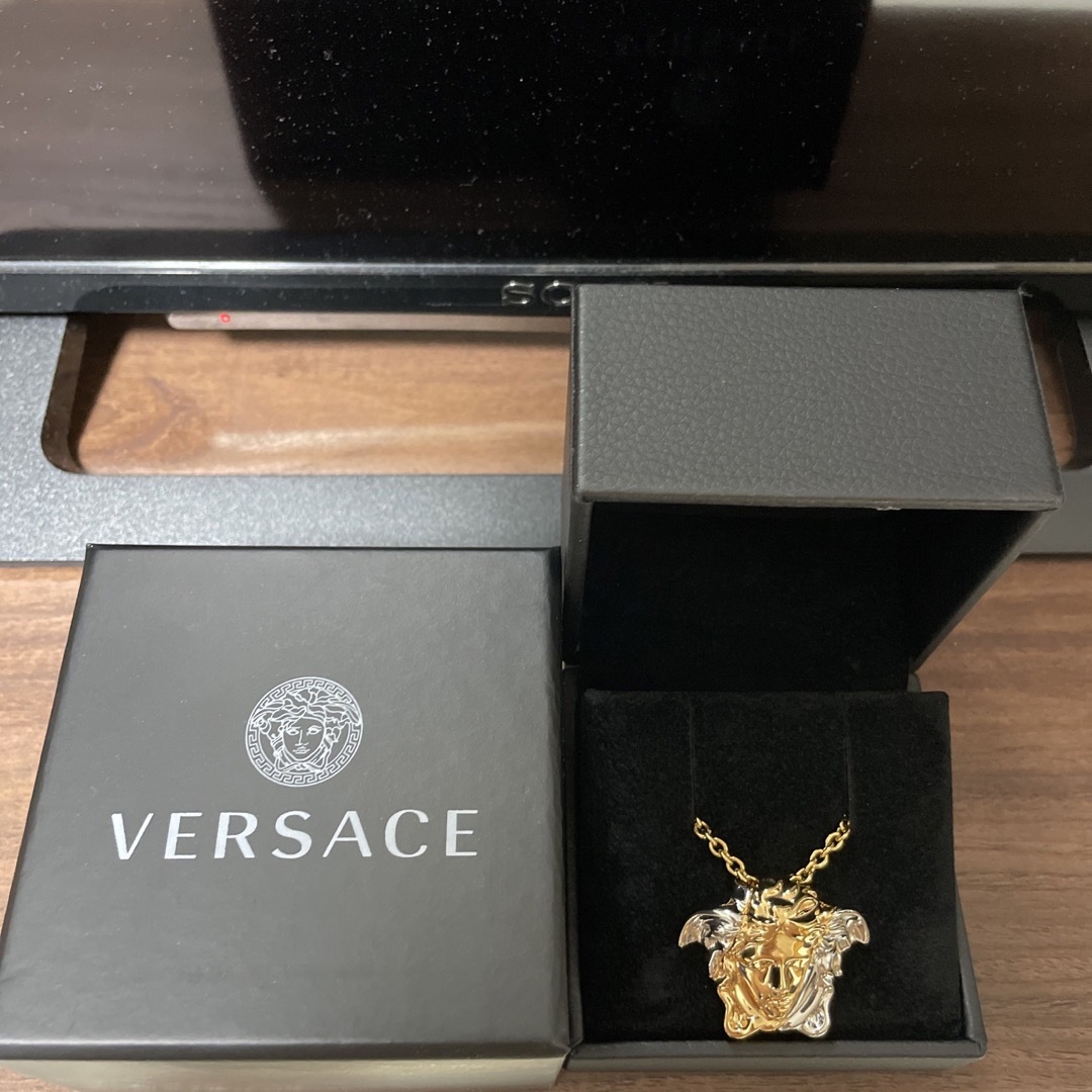 VERSACE - VERSACEメデューサネックレスの通販 by らくま's shop