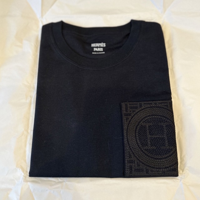 Hermes(エルメス)の【新品未使用】エルメス Tシャツ 刺繍入りポケット 34 ブラック レディースのトップス(Tシャツ(半袖/袖なし))の商品写真