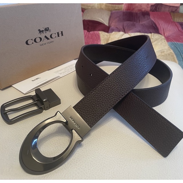 COACH(コーチ)の限定価格COACH3点セットシグネチャーフリーサイズリバーシブルベルト専用箱付き メンズのファッション小物(ベルト)の商品写真