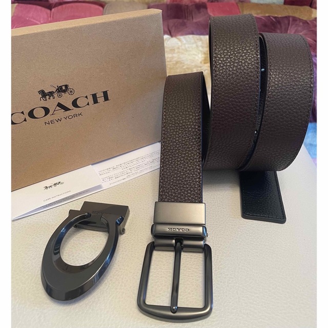 COACH(コーチ)の限定価格COACH3点セットシグネチャーフリーサイズリバーシブルベルト専用箱付き メンズのファッション小物(ベルト)の商品写真