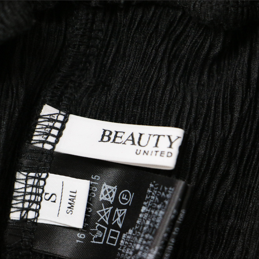 BEAUTY&YOUTH UNITED ARROWS(ビューティアンドユースユナイテッドアローズ)のBEAUTY&YOUTH ビューティアンドユース パンツ フレア ズボン ボトムス 22春夏 ブラック 黒 S クレープ素材 フロントスリット ウォッシャブル きれいめ オフィス 大人 着回し おしゃれ ブランド シンプル カジュアル  【レディース】【中古】【美品】 レディースのパンツ(カジュアルパンツ)の商品写真