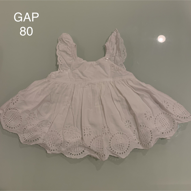 GAP(ギャップ)のGAP レースノースリーブ キッズ/ベビー/マタニティのベビー服(~85cm)(シャツ/カットソー)の商品写真