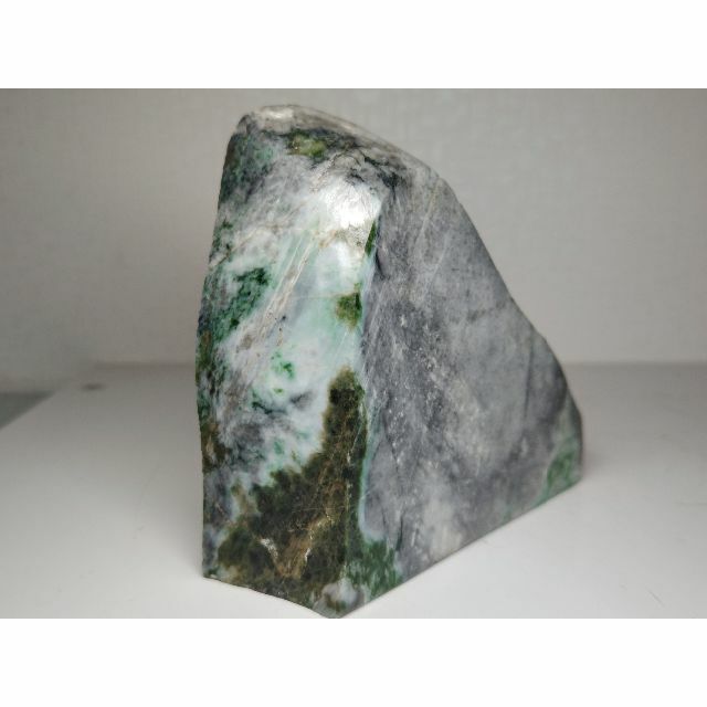 白緑 5.2kg 翡翠 ヒスイ 翡翠原石 原石 鉱物 鑑賞石 自然石