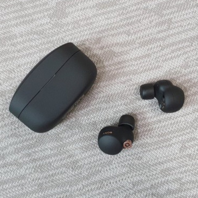 新品同様 SONY フルワイヤレスイヤホン ブラック WF-1000XM4 BM 新品同様 SONY フルワイヤレスイヤホン ブラック WF-1000XM4 BM