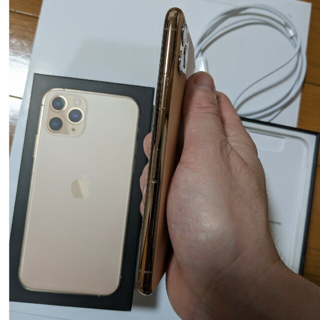 iPhone(アイフォーン)の即日発送可iPhone 11 Pro ゴールド 64 GB docomo オマケ スマホ/家電/カメラのスマートフォン/携帯電話(スマートフォン本体)の商品写真