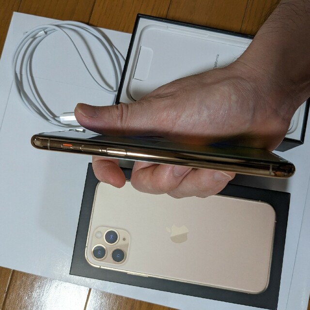 即日発送可iPhone 11 Pro ゴールド 64 GB docomo オマケ