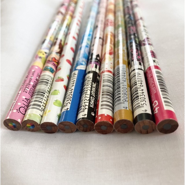 鉛筆9本セット(HB･B･2B･4B･7色) エンタメ/ホビーのアート用品(鉛筆)の商品写真