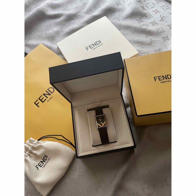 レディース大幅お値下！FENDI フェンディ 腕時計 - www.kakakii.com