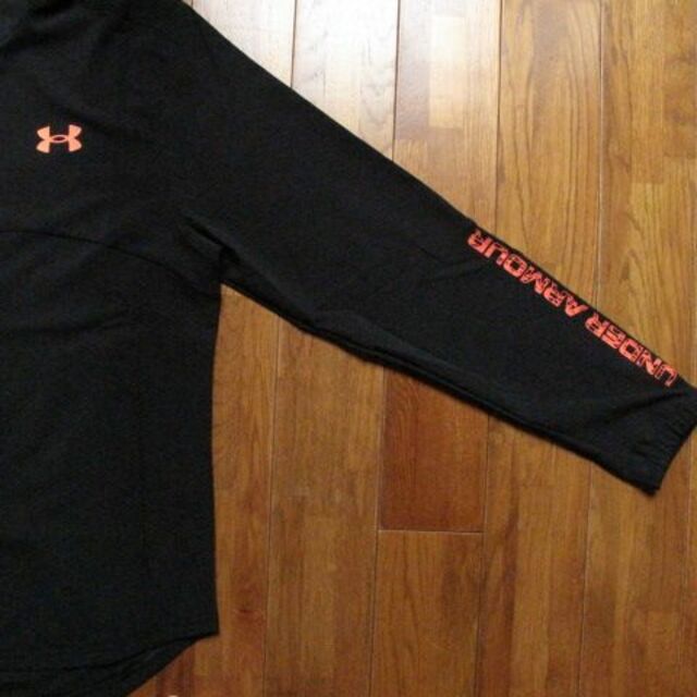 UNDER ARMOUR(アンダーアーマー)の新品　アンダーアーマー　クロスジャケット　Mサイズ メンズのトップス(ジャージ)の商品写真