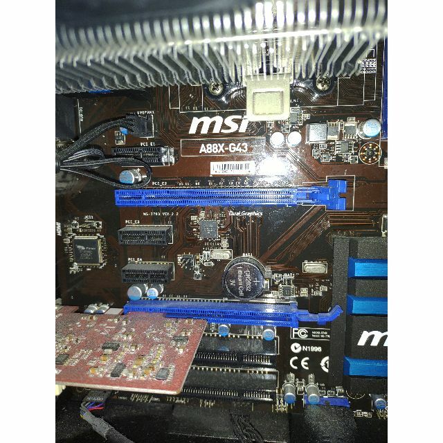 自作　AMD AシリーズCPU:A10-7850K メモリ16GBHDD200G