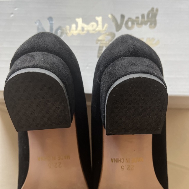 NOUBEL VOUG Relax(ヌーベルヴォーグリラックス)のヌーベルヴォーグリラックス  スエード調リボンパンプス （ブラック）22.5cm レディースの靴/シューズ(ハイヒール/パンプス)の商品写真