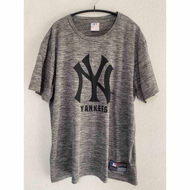 MLB(メジャーリーグベースボール)のヤンキース　半袖　Tシャツ メンズのトップス(Tシャツ/カットソー(半袖/袖なし))の商品写真