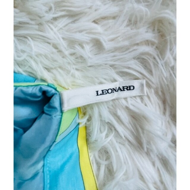 LEONARD(レオナール)の【LEONARD】美品 レオナール マルチカラー総柄膝丈スカート Size64 レディースのスカート(ひざ丈スカート)の商品写真