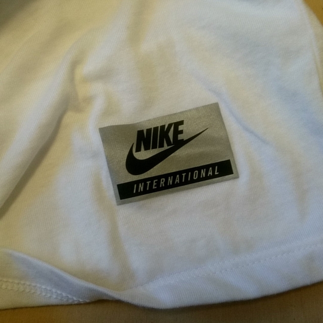 NIKE(ナイキ)のNIKE  Tシャツ スポーツ/アウトドアのトレーニング/エクササイズ(その他)の商品写真