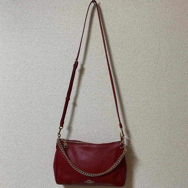 COACH(コーチ)のコーチ/coach ショルダーバック 赤 金チェーン 24x17x4㎝ 約5万円 レディースのバッグ(ショルダーバッグ)の商品写真