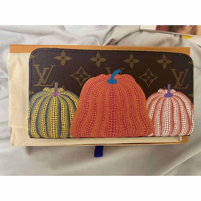 LOUIS VUITTON(ルイヴィトン)のルイヴィトン　M82106 草間弥生パンプキンジッピーウオレット レディースのファッション小物(財布)の商品写真