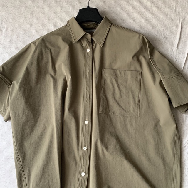 YONFA  big box shirt レディースのトップス(シャツ/ブラウス(半袖/袖なし))の商品写真