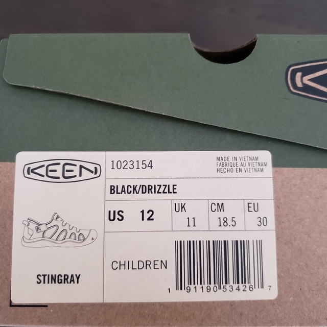 KEEN(キーン)の【新品】KEEN スティングレイ STINGRAY 18.5 黒 キッズ/ベビー/マタニティのキッズ靴/シューズ(15cm~)(サンダル)の商品写真