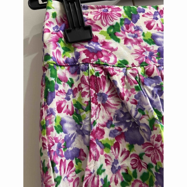 PAPILLONNER(パピヨネ)の匿名発送込　パピヨネ　ショートパンツ　花柄　ピンク　パープル　ホワイト　フレア レディースのパンツ(ショートパンツ)の商品写真