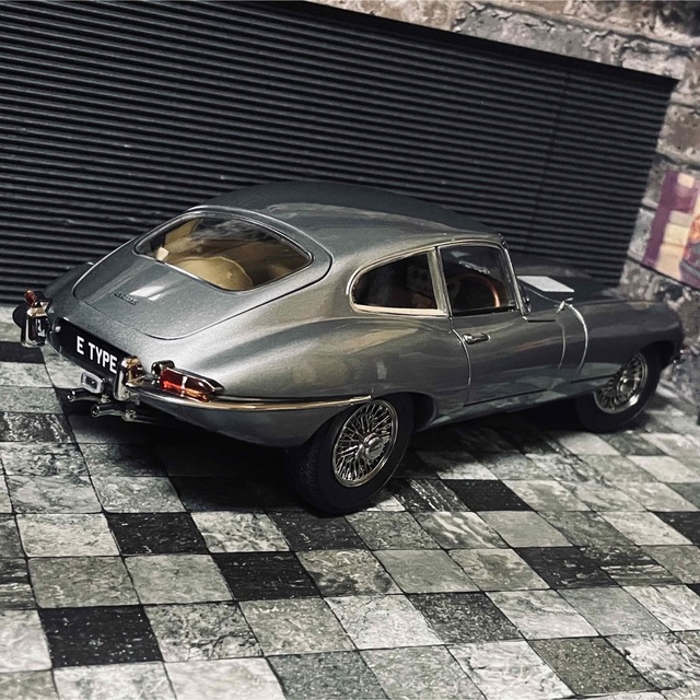 公式直販店 1/18 京商 ジャガー E-TYPE シリーズⅠ クーペ 1961