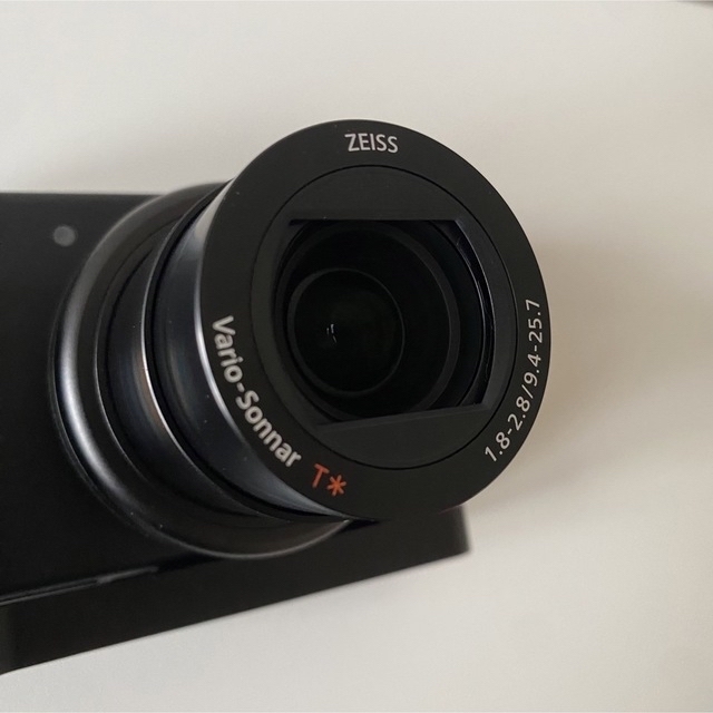 SONY(ソニー)の【美品】SONY VLOGCAM ZV-1(B) SGキット 液晶保護フィルム付 スマホ/家電/カメラのカメラ(コンパクトデジタルカメラ)の商品写真