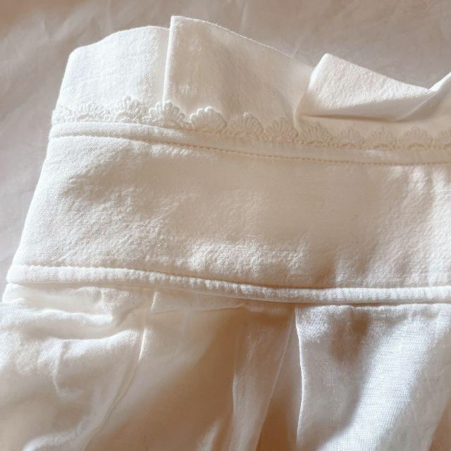 axes femme(アクシーズファム)の【匿名配送・タグ付】アクシーズファム ポエティック ショートパンツ ホワイト レディースのパンツ(ショートパンツ)の商品写真