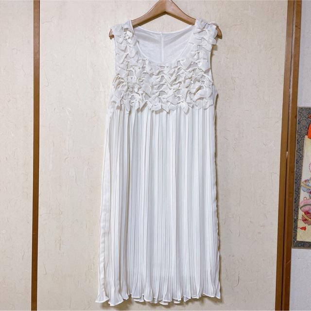 ワンピース　結婚式　2次会　パーティ　ドレス　新品　未使用 レディースのフォーマル/ドレス(ミディアムドレス)の商品写真