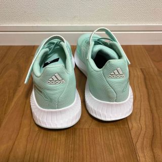 試着のみ adidasスニーカー22cm ライトグリーン 女の子 小学生 靴