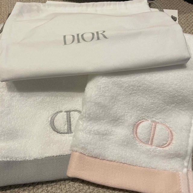 Dior(ディオール)の新品★ディオール★ノベルティーセット エンタメ/ホビーのコレクション(ノベルティグッズ)の商品写真