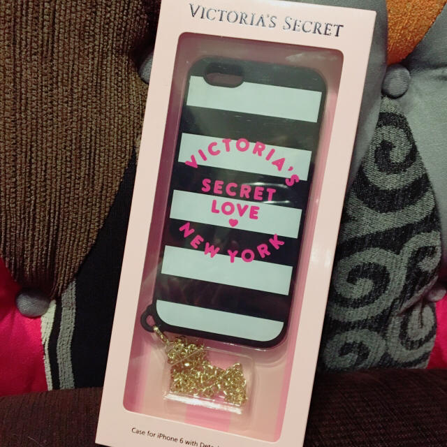 Victoria's Secret(ヴィクトリアズシークレット)のVICTORIA'S SECRET iPhone6 ケース スマホ/家電/カメラのスマホアクセサリー(iPhoneケース)の商品写真