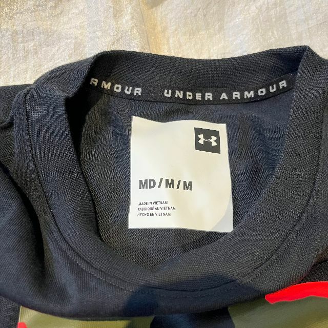 UNDER ARMOUR(アンダーアーマー)のアンダーアーマー Tシャツ UA 黒　MD　新品未使用 メンズのトップス(Tシャツ/カットソー(半袖/袖なし))の商品写真