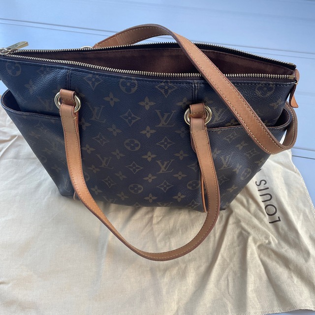 LOUIS VUITTON(ルイヴィトン)のルイヴィトン トートバッグ  トータリー レディースのバッグ(トートバッグ)の商品写真